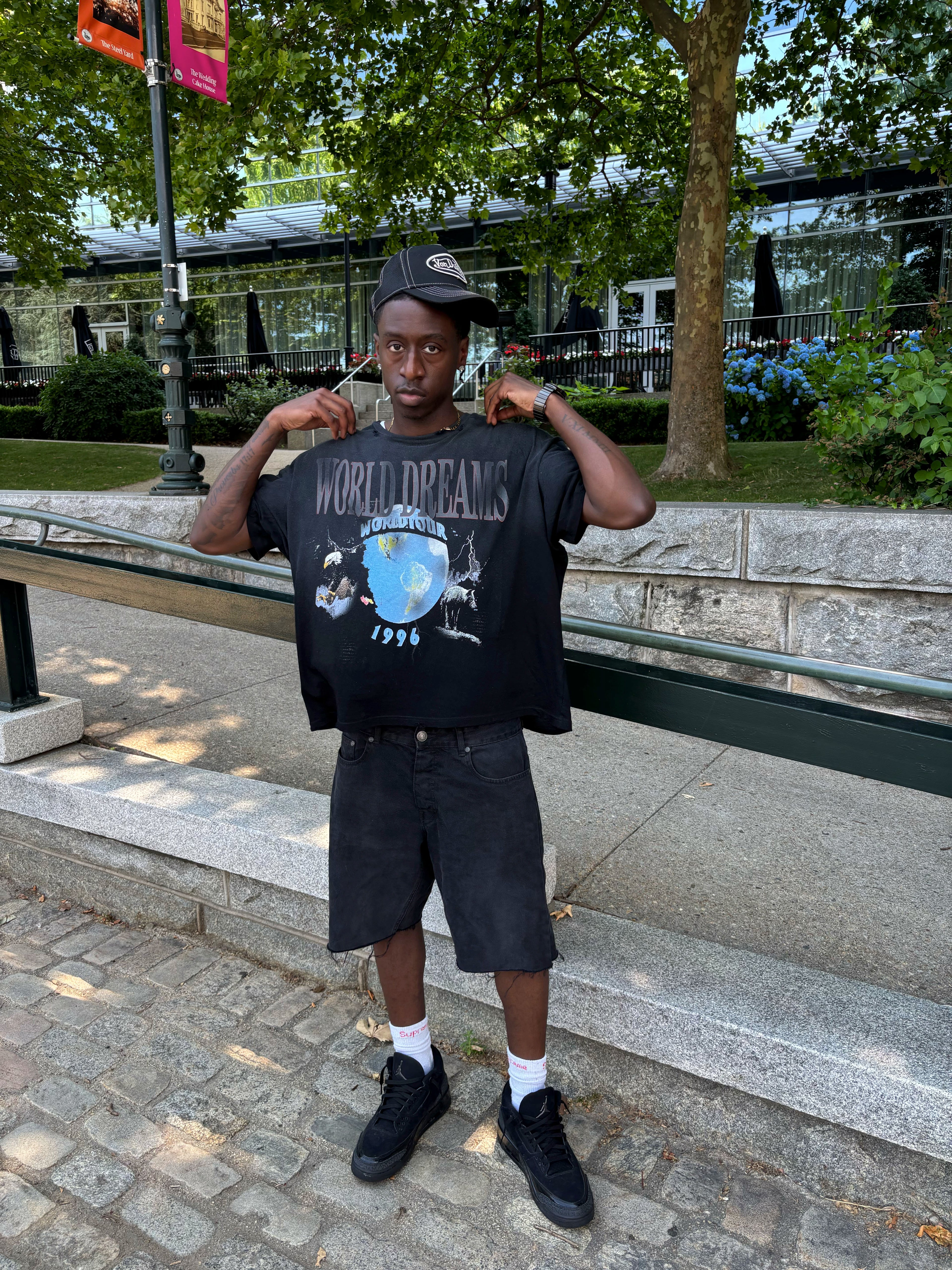 WORLD TOUR TEE