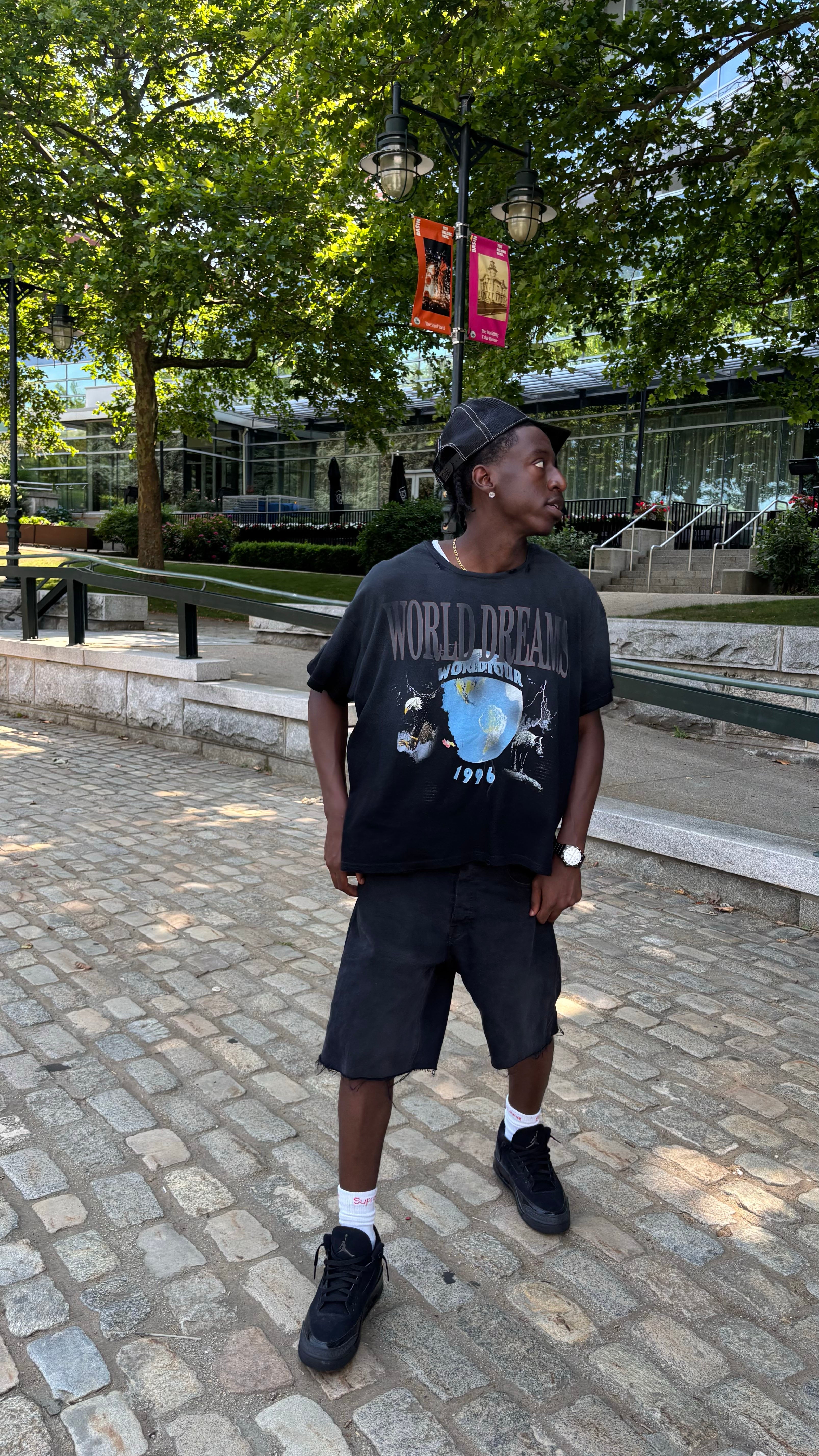 WORLD TOUR TEE