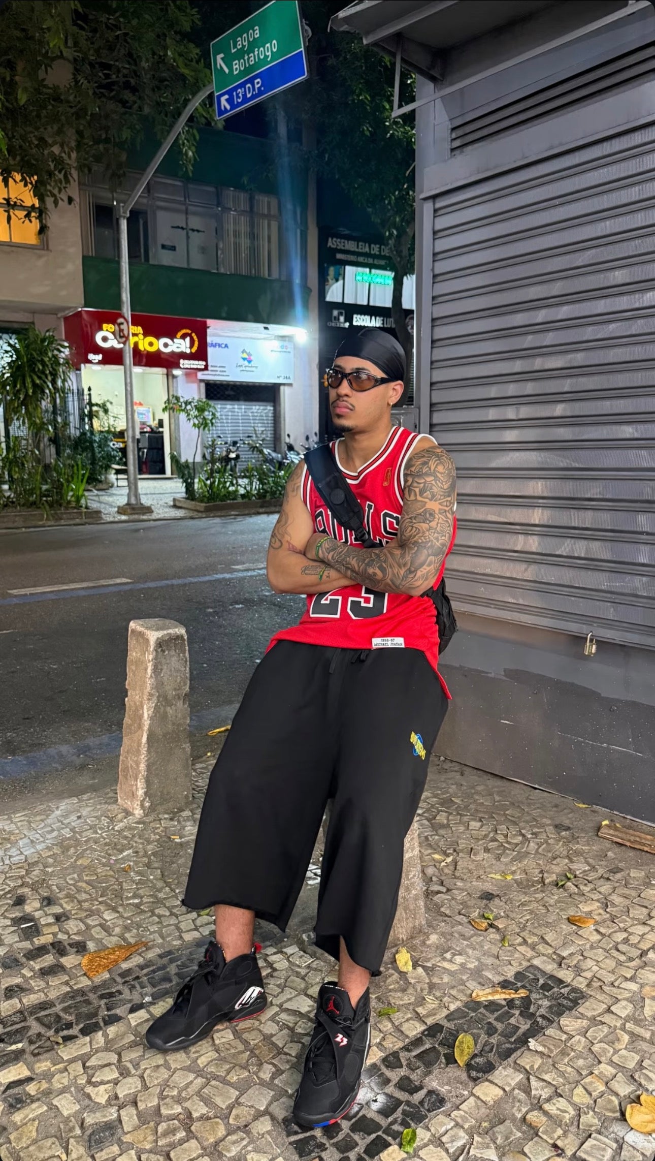 GLOBE SWEAT SHORTS