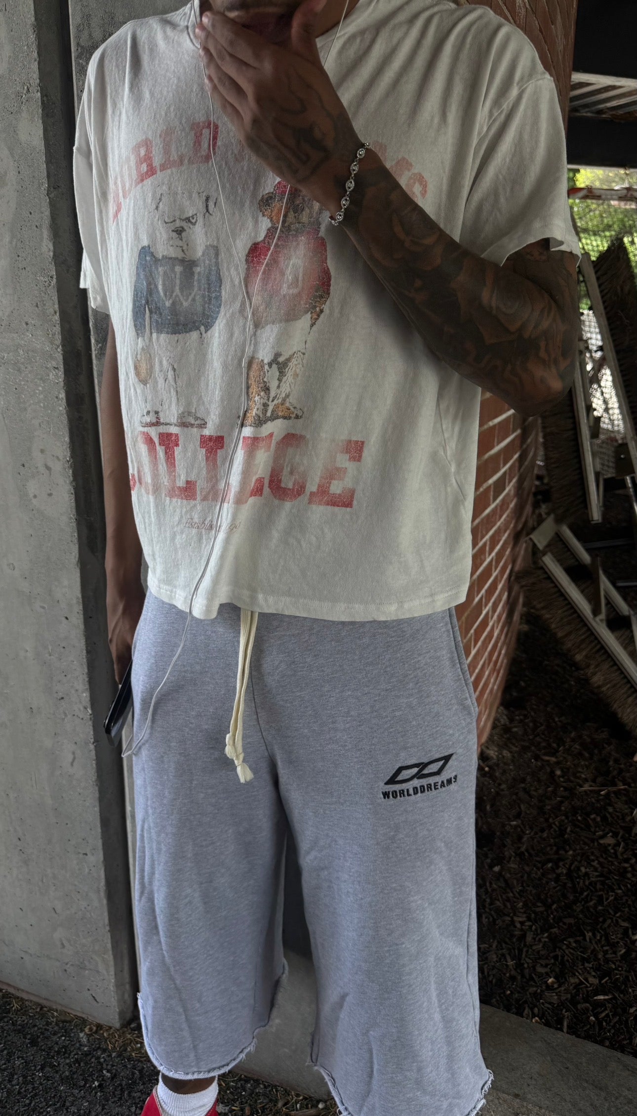 WD COLLEGE TEE