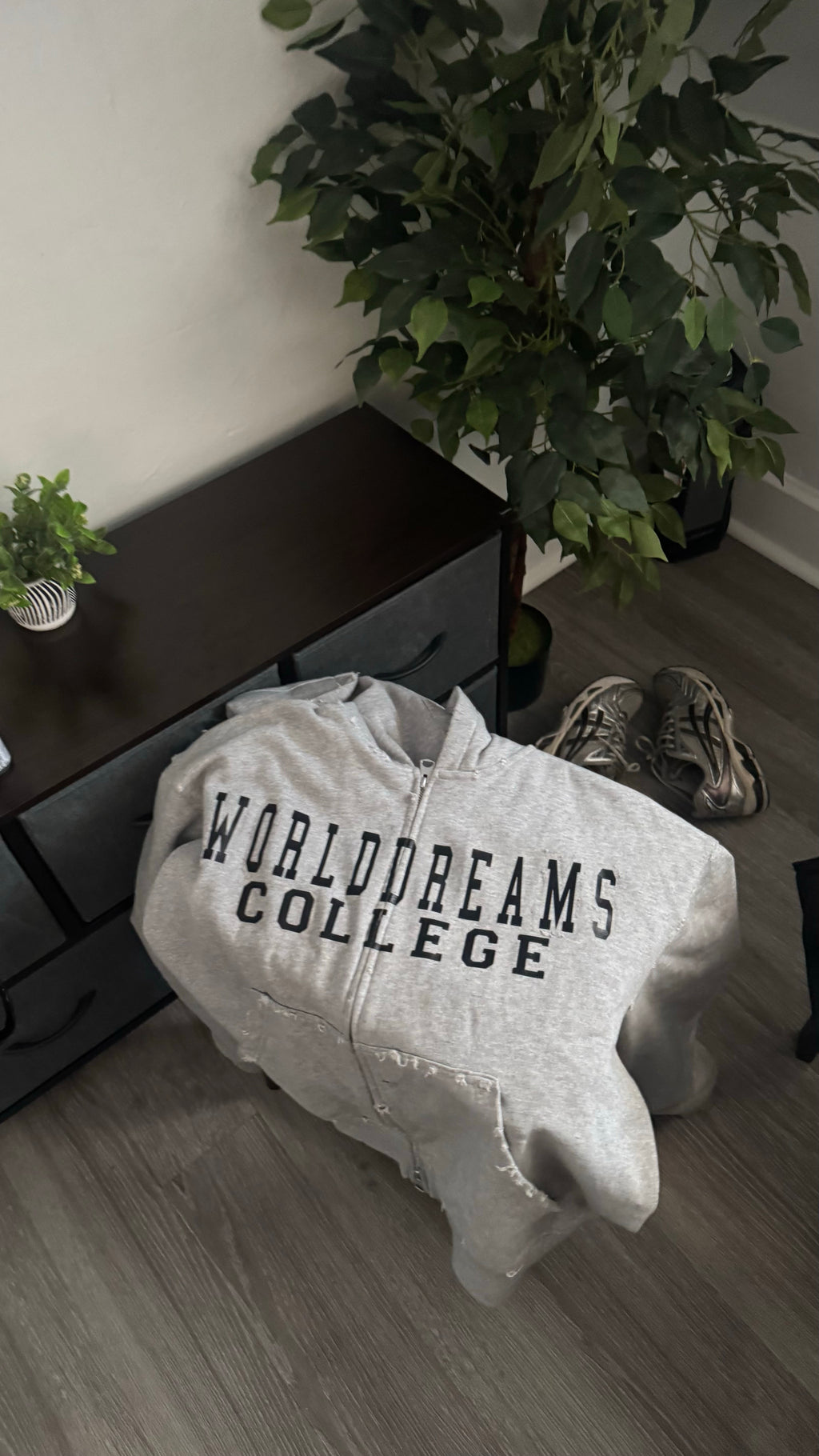 COLLEGE HOODIE