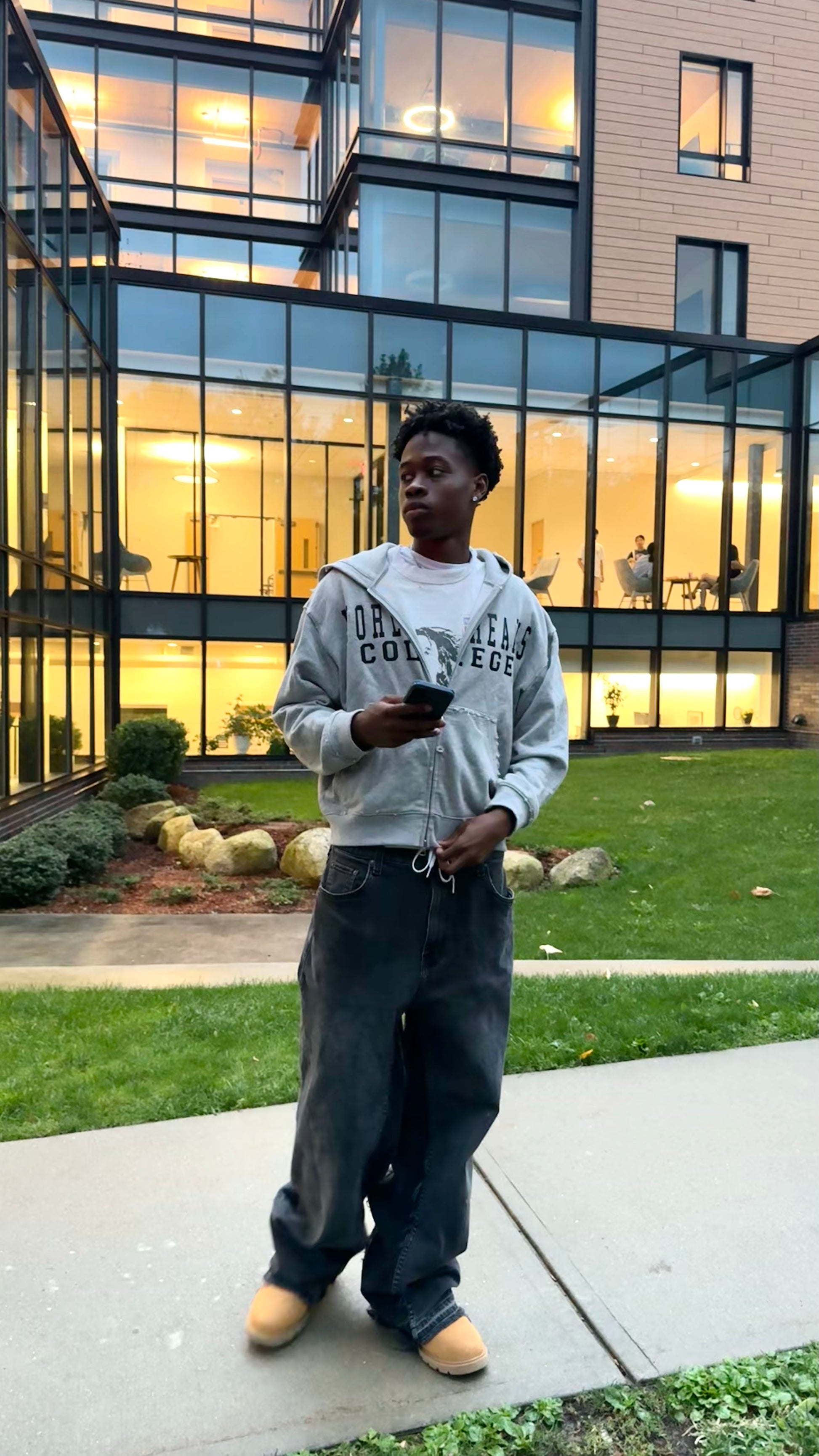 COLLEGE HOODIE